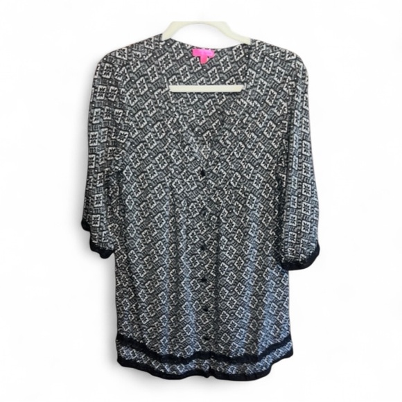 Betsey Johnson Tops - Betsey Johnson Black and White Relaxed Blouse with Mandarin Collar